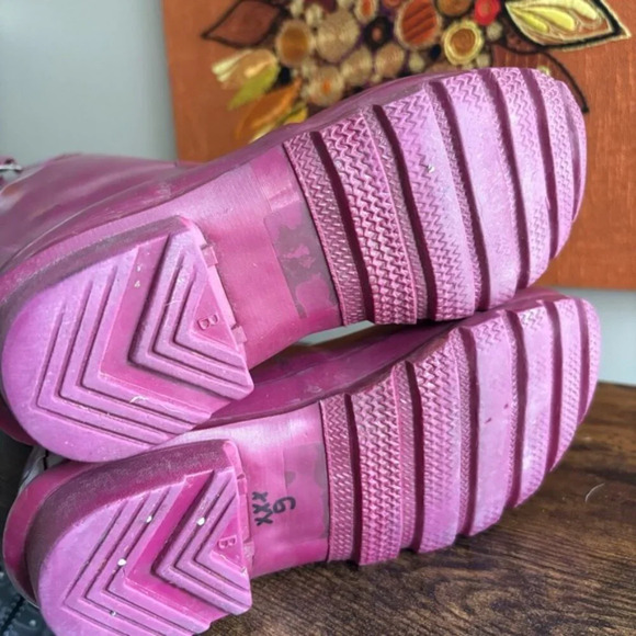 •SOLD•|Hunter | Tall Glossy Original Rain Boots in Plum, Size 6 - Picture 7 of 7